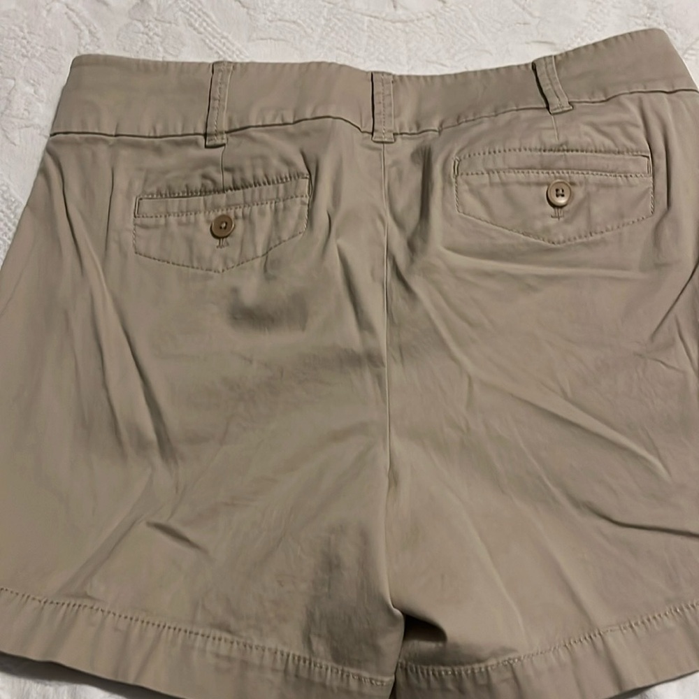 Talbots cotton beige shorts size 10 in great condition - Picture 3 of 5